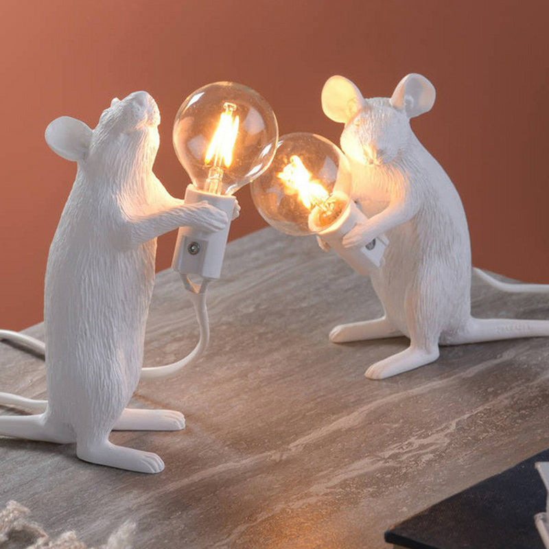 Lampe in Mausform. Einzigartige Tischlampe