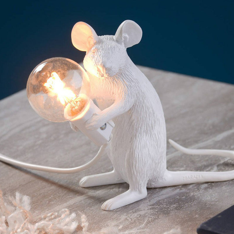 Lampe in Mausform. Einzigartige Tischlampe