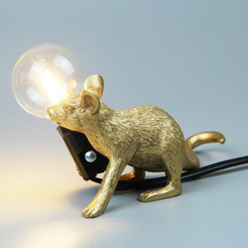 Lampe in Mausform. Einzigartige Tischlampe