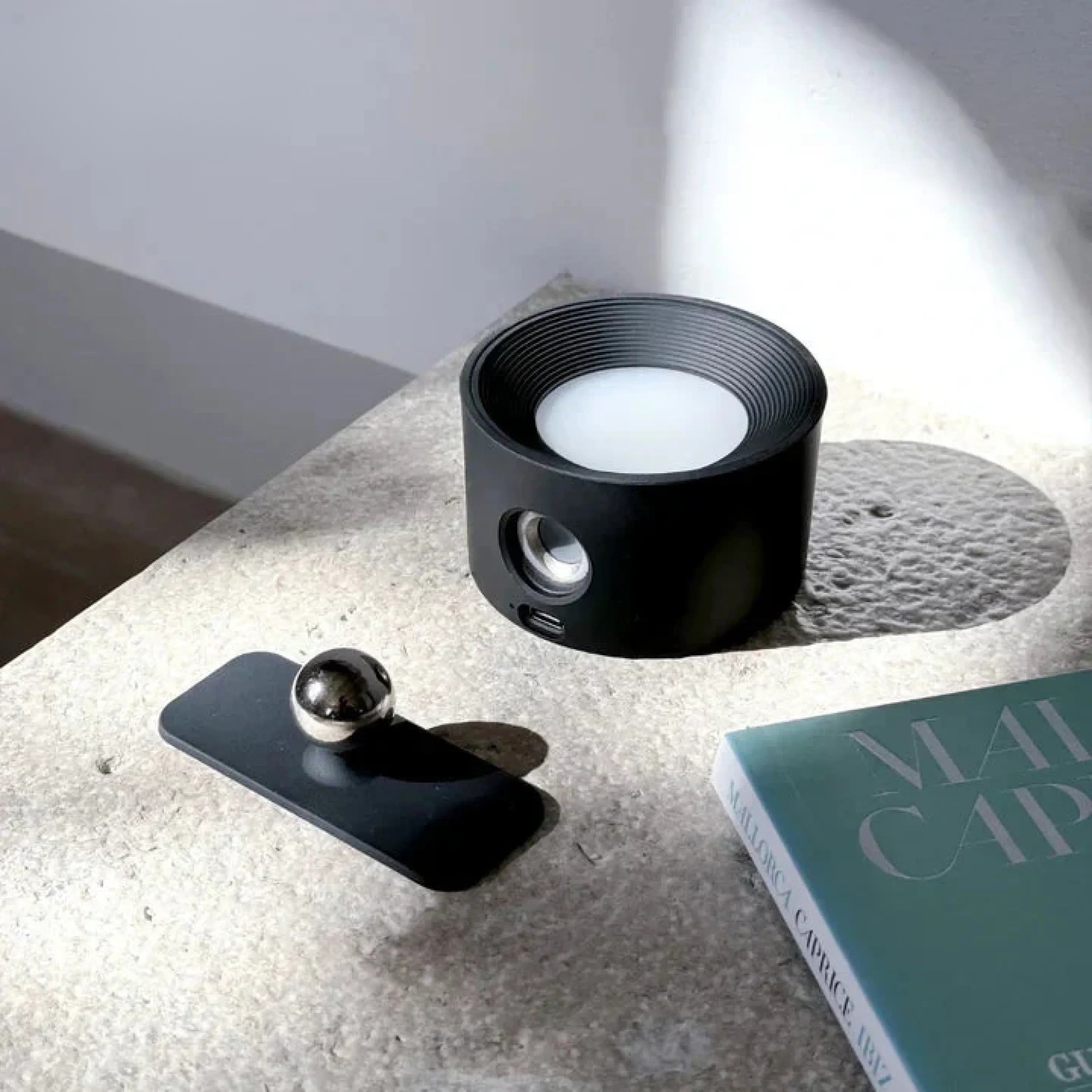 Furendi – Lámpara de parede recargable sen fíos 360° – Iluminación interior e exterior