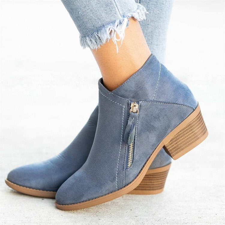 Carla - Botas de coiro para mulleres con aspecto de ante con tacón e peche de cremallera