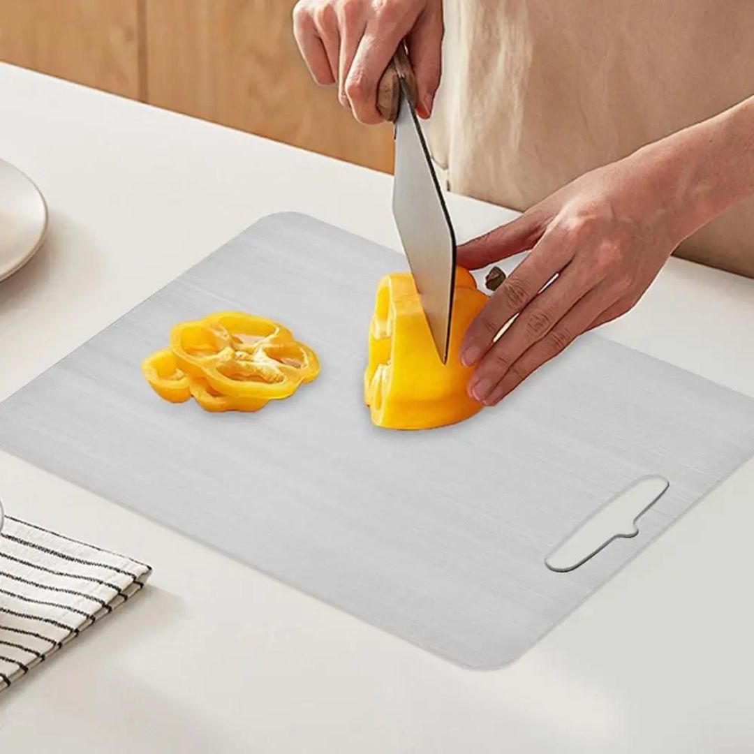 TitanPro – Tabla de cortar alemana de acero inoxidable higiénica y duradera – cocina