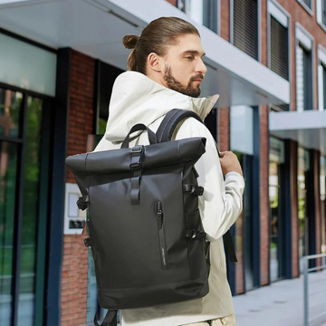 Mochila Rolltop – Resistente á auga con USB e compartimento para portátil – Capacidade de 27L