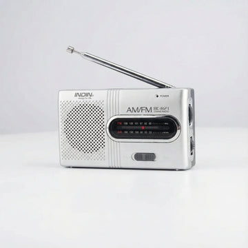 Radio Compacta AM/FM - Portátil con Altofalante Estéreo e Conexión para Auriculares con antena telescópica, alimentado por batería