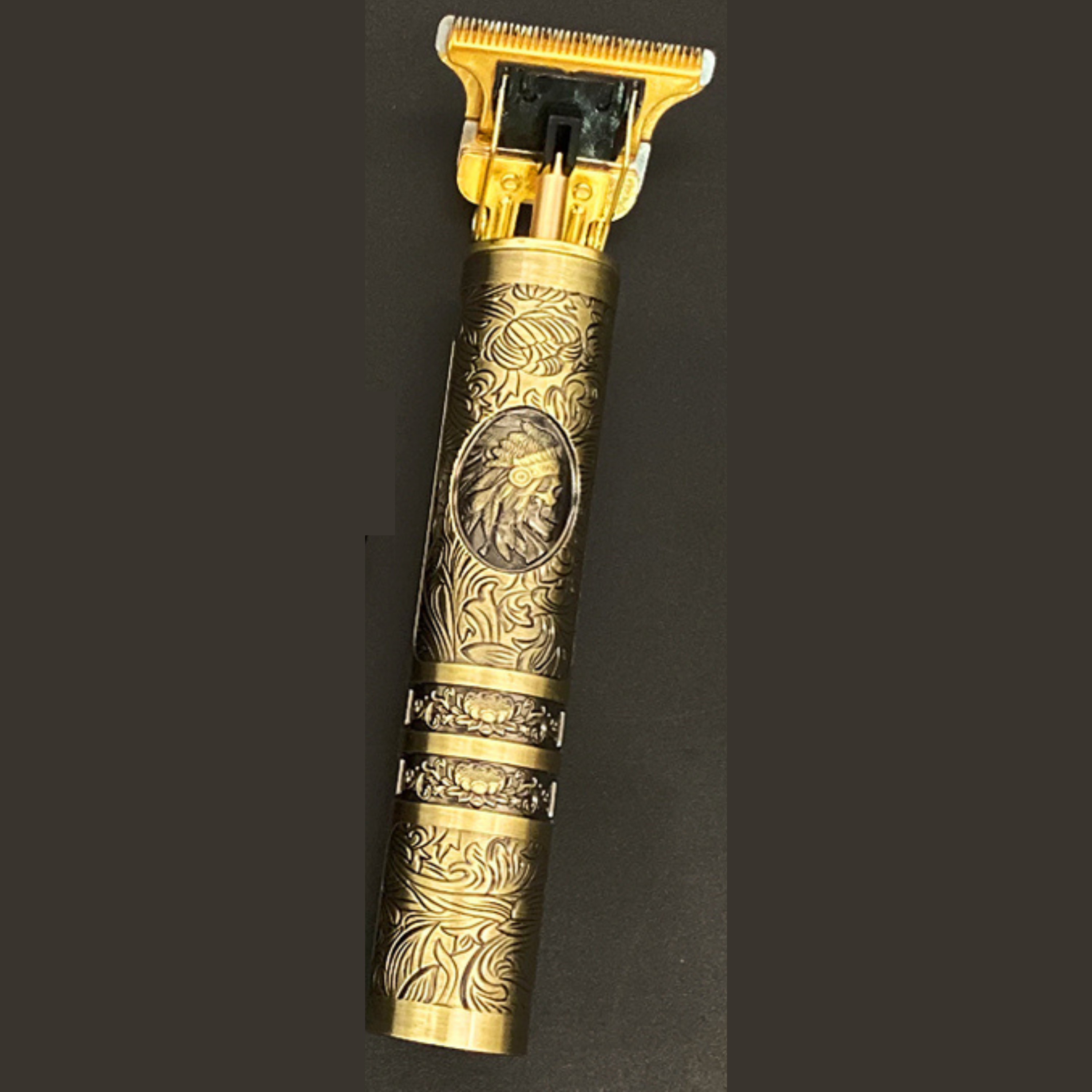 Skulltrim Vintage Baardtrimmer – Retro Design & Krachtige Precisie