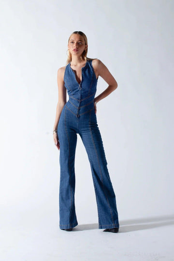 Elena Jumpsuit in Denimoptik – Elegant & modern mit offenem Rücken