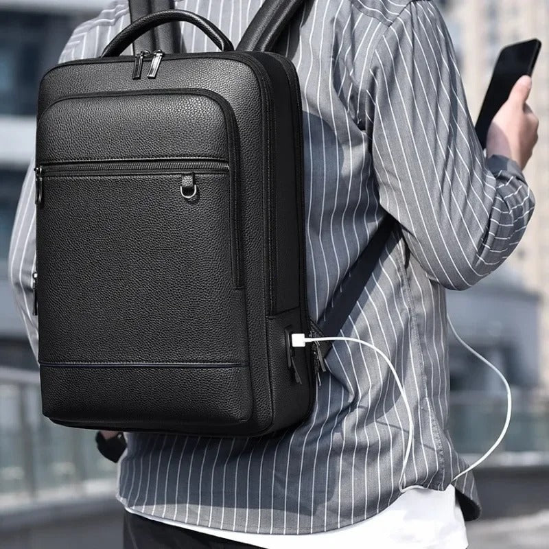 Velluto – Leather backpack with USB & laptop compartment – Business & daily use Men