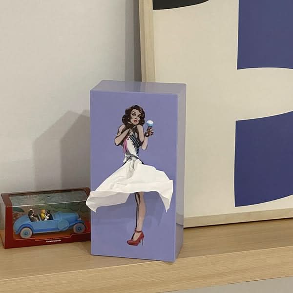 Caja para pañuelos – Diseño creativo de vestido con efecto de falda en movimiento
