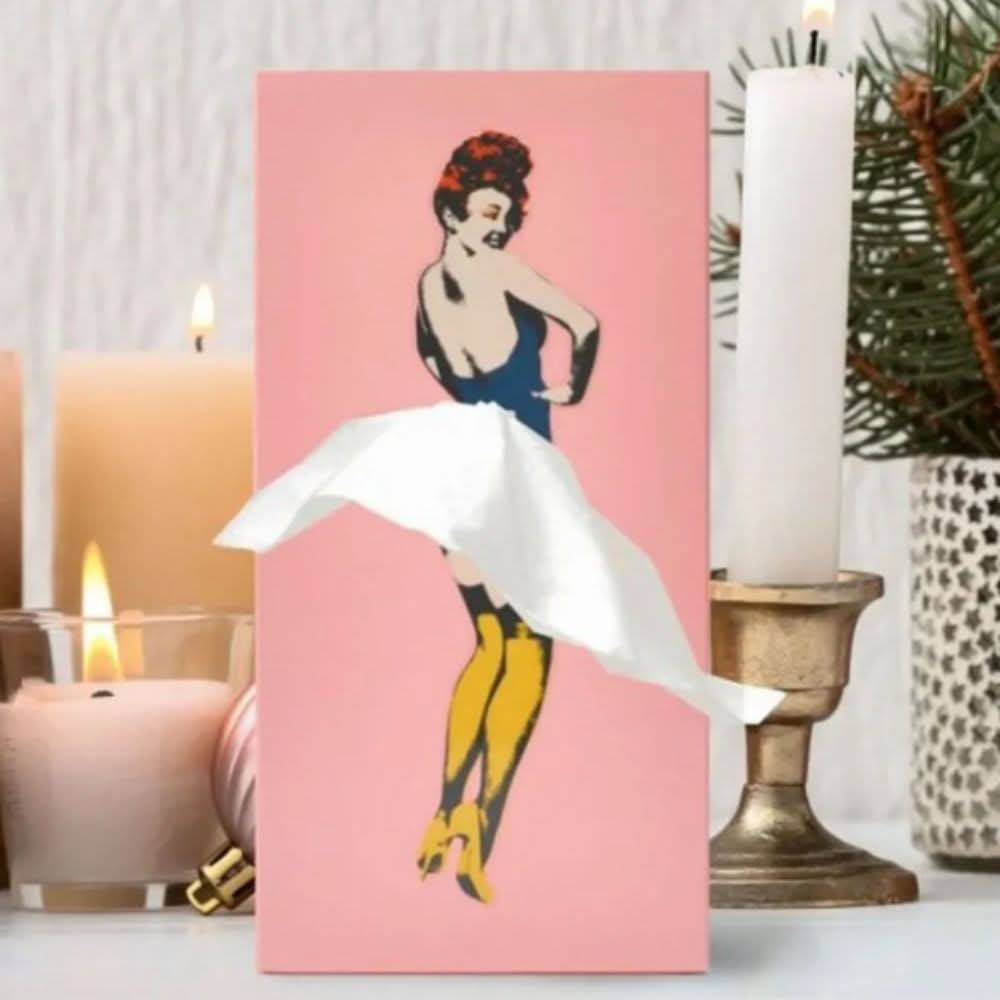 Caja para pañuelos – Diseño creativo de vestido con efecto de falda en movimiento