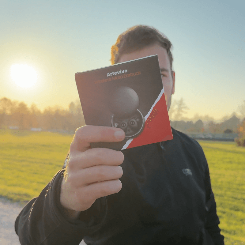 De Bluetooth Moto - oordopjes zijn speciaal ontworpen voor motorrijders