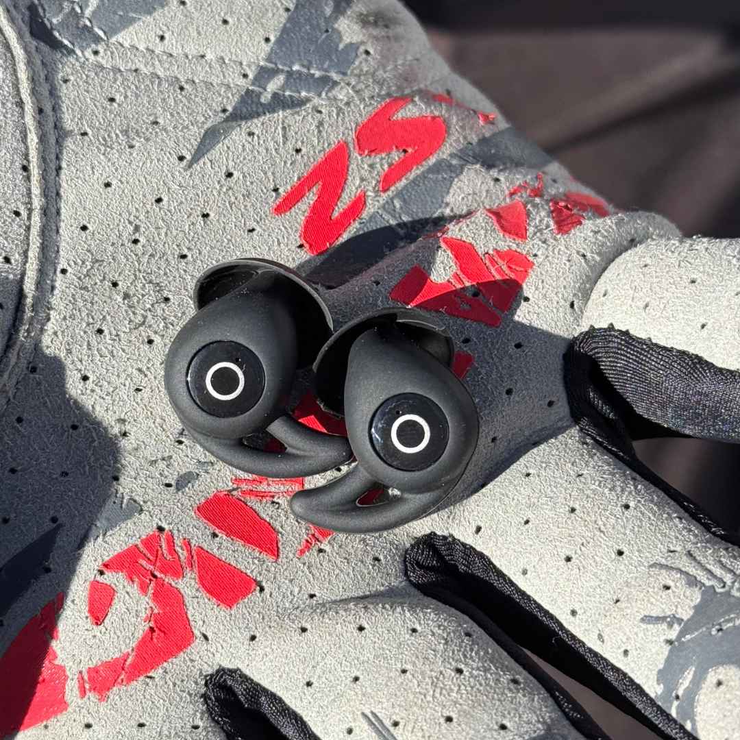 De Bluetooth Moto - oordopjes zijn speciaal ontworpen voor motorrijders