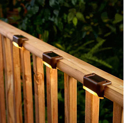 SolarGuard - Wasserdichte LED-Gartenlampe mit Solarenergie