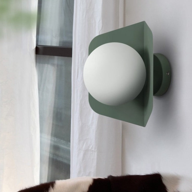 Glasora – Lámpara de parede con globo de vidro leite e disco, moderno e colorido