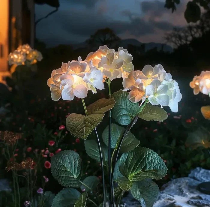 Tuinstekers hortensia – kunstbloemen met lichtjes die laden via de zon