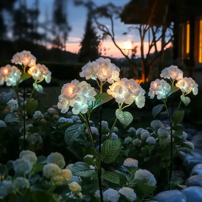 Tuinstekers hortensia – kunstbloemen met lichtjes die laden via de zon