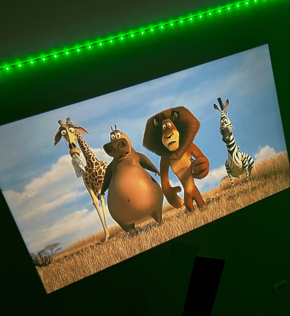 Mini Beamer – Groot Beeld tot 120”, HD Ondersteuning & HDMI/USB Aansluiting