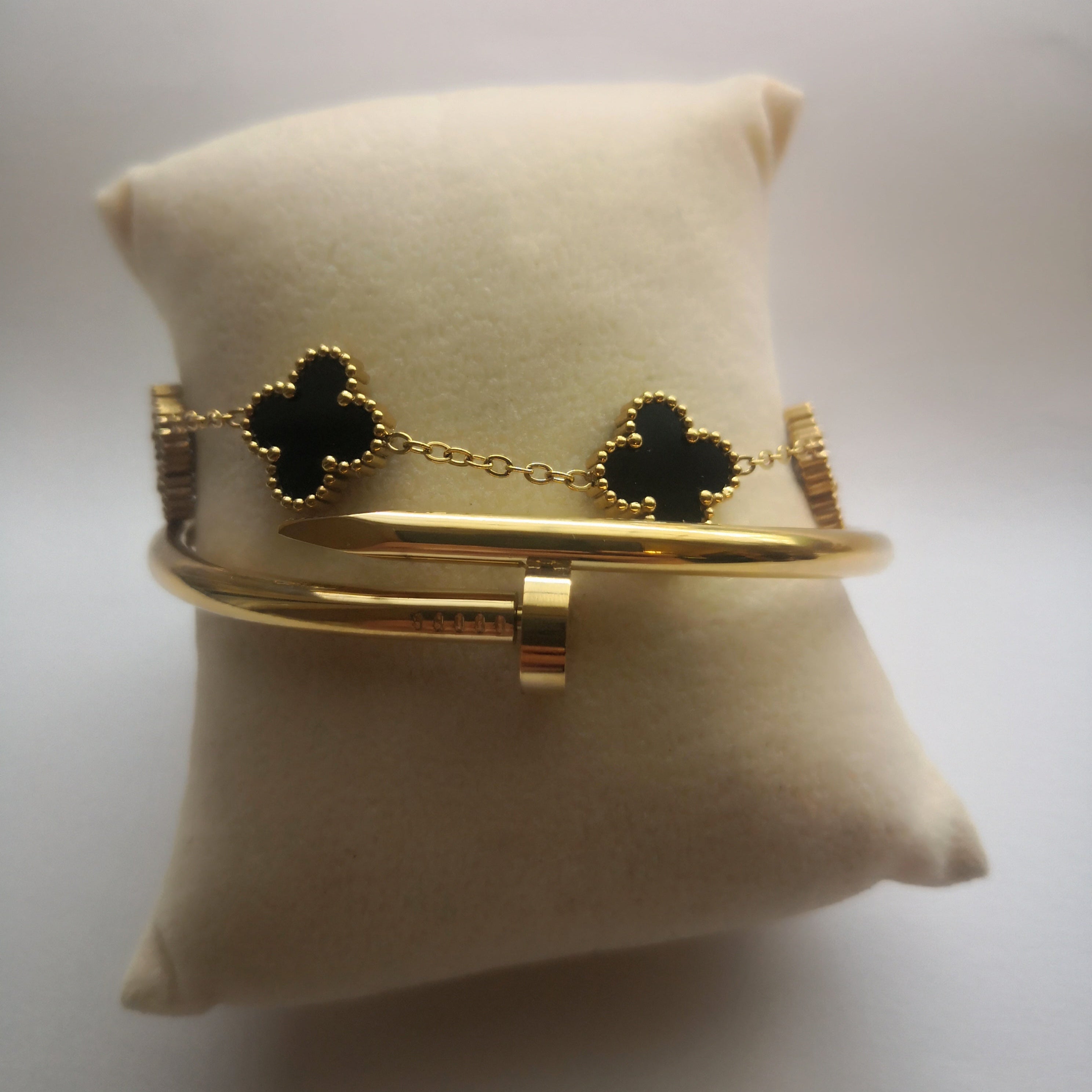 Nagel & Klaver Pulseiras | Aceiro inoxidable elegante en ouro e negro