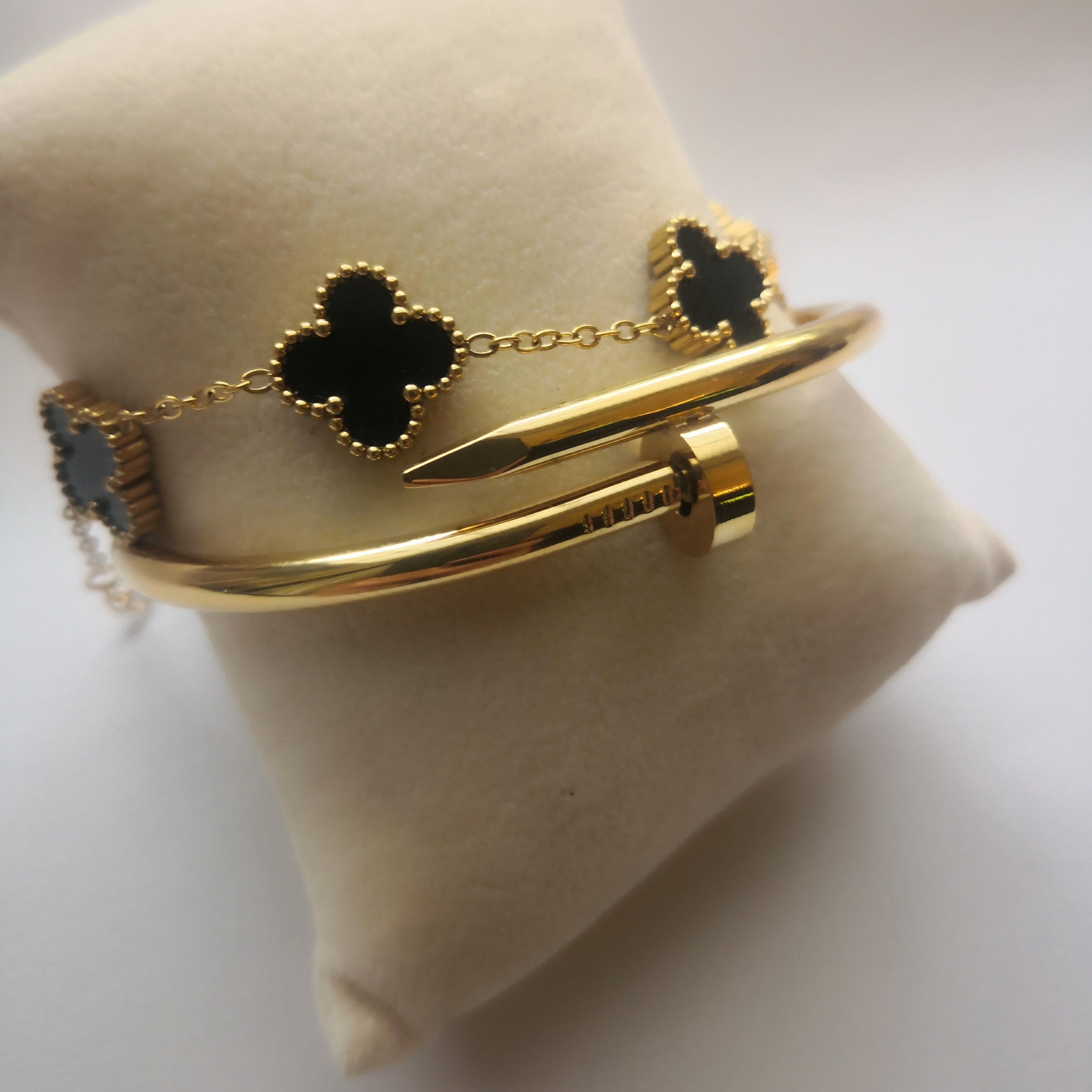 Nagel & Klaver Pulseiras | Aceiro inoxidable elegante en ouro e negro