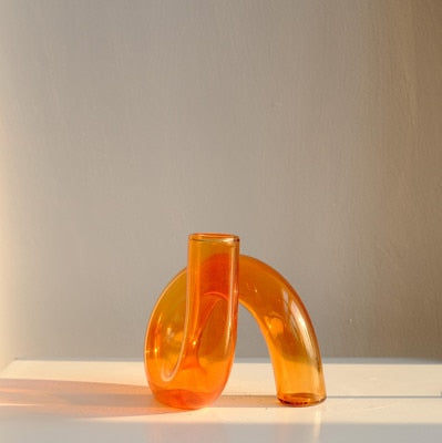 Loopora – Jarrón Hidropónico de Vidrio y Candelabro en Diseño de Bucle
