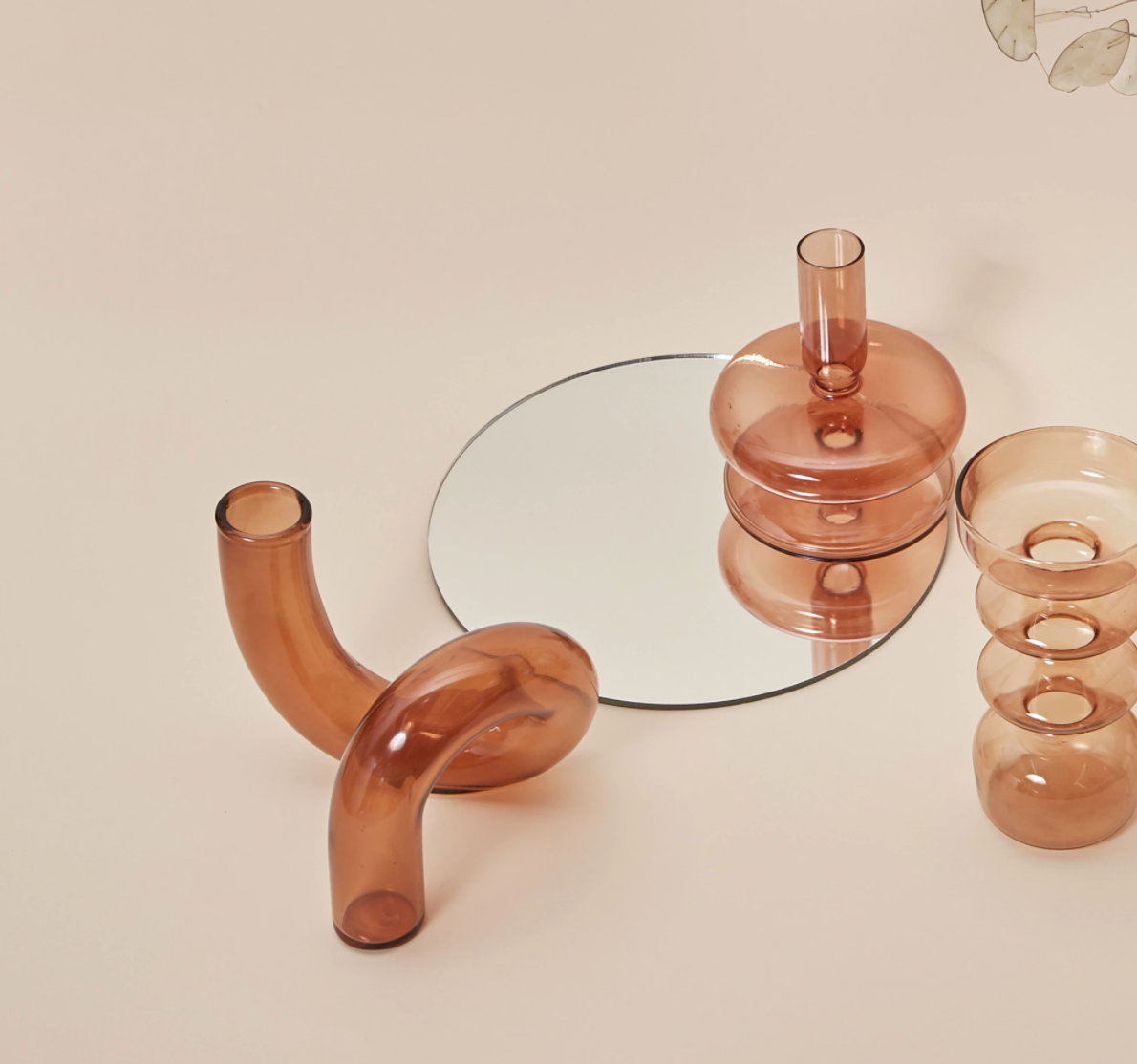 Loopora – Jarrón Hidropónico de Vidrio y Candelabro en Diseño de Bucle