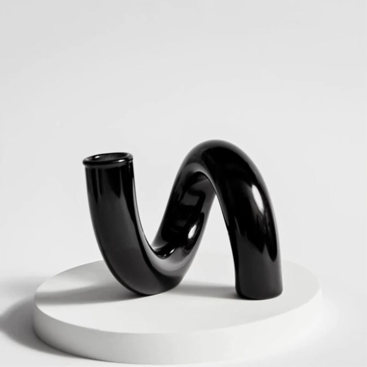 Loopora – Jarrón Hidropónico de Vidrio y Candelabro en Diseño de Bucle