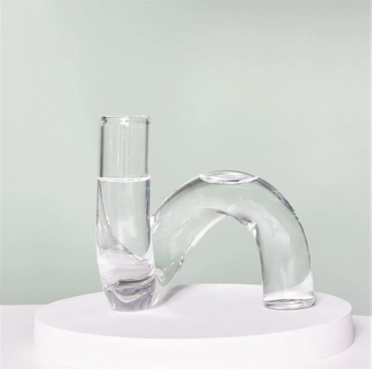 Loopora – Jarrón Hidropónico de Vidrio y Candelabro en Diseño de Bucle