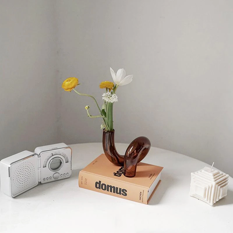 Loopora – Jarrón Hidropónico de Vidrio y Candelabro en Diseño de Bucle