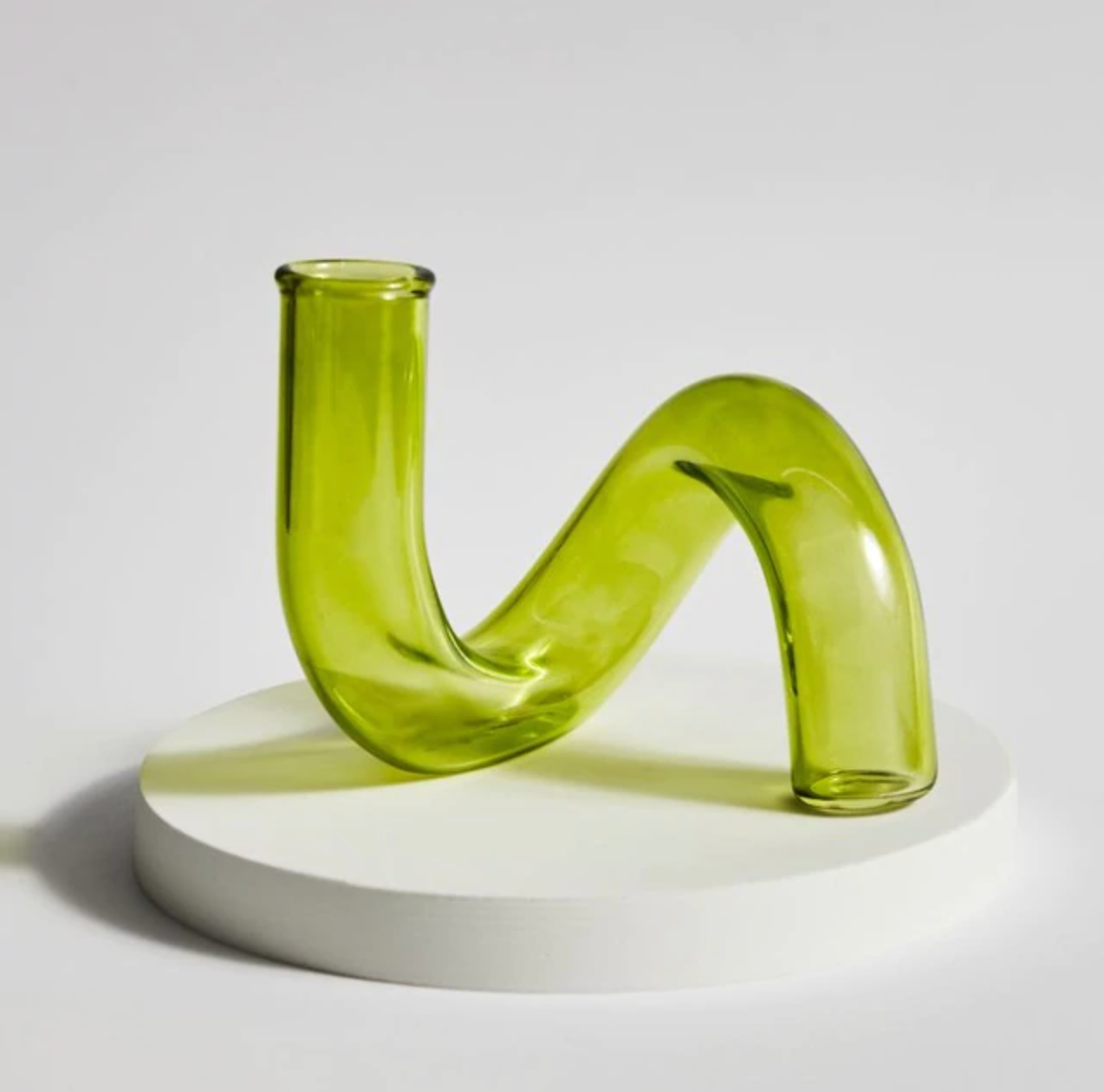 Loopora – Jarrón Hidropónico de Vidrio y Candelabro en Diseño de Bucle