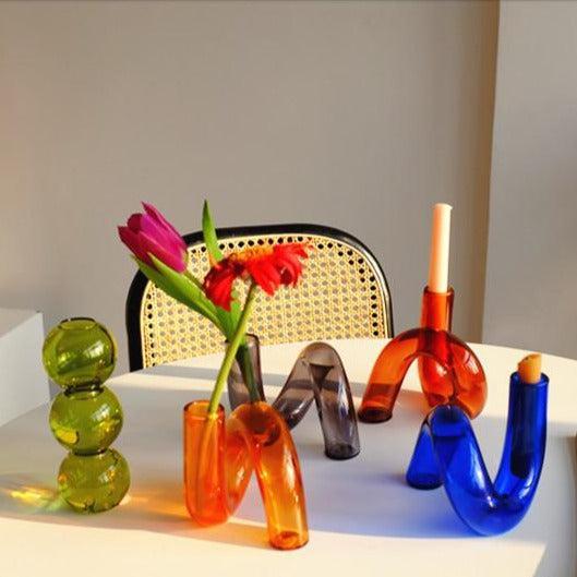 Loopora – Jarrón Hidropónico de Vidrio y Candelabro en Diseño de Bucle