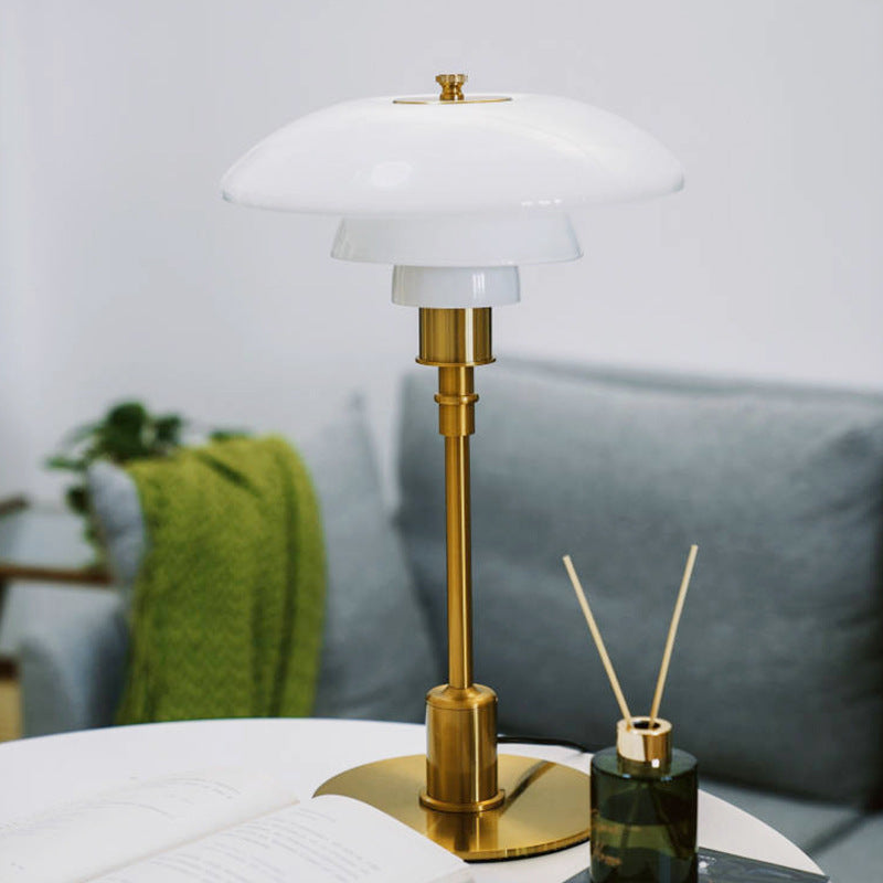 Tischlampe – Scandinavisches Minimalistisches Design mit Integrierter LED