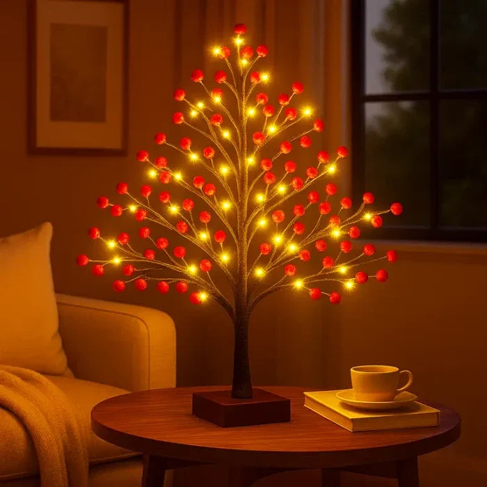 Hulstboompje met lichtjes – rode bessen en warm licht voor dressoir of hal