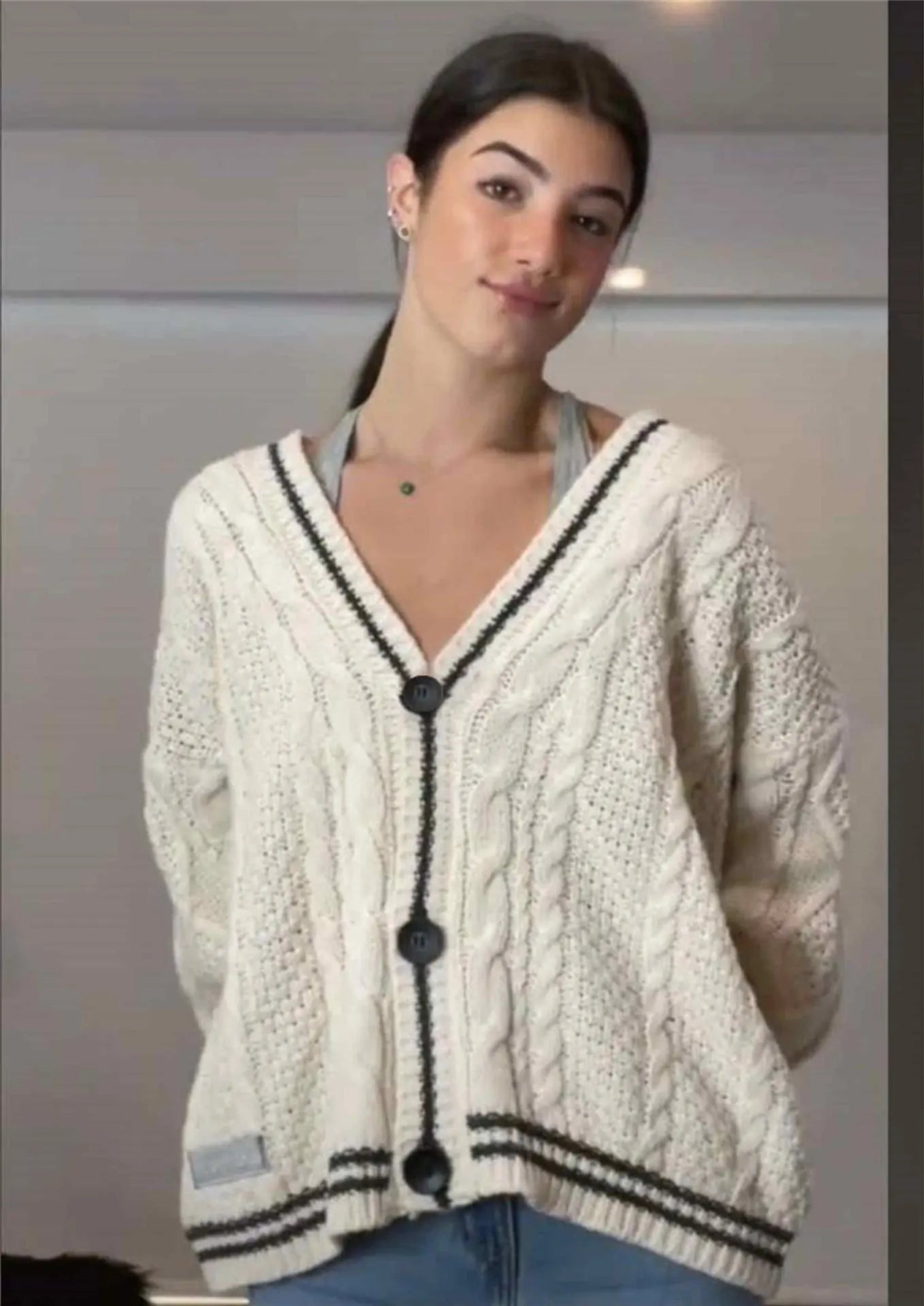 Urban Flair – Embroidered Vintage Women's Sweater with Long Sleeves – Stylish Casual Outfit