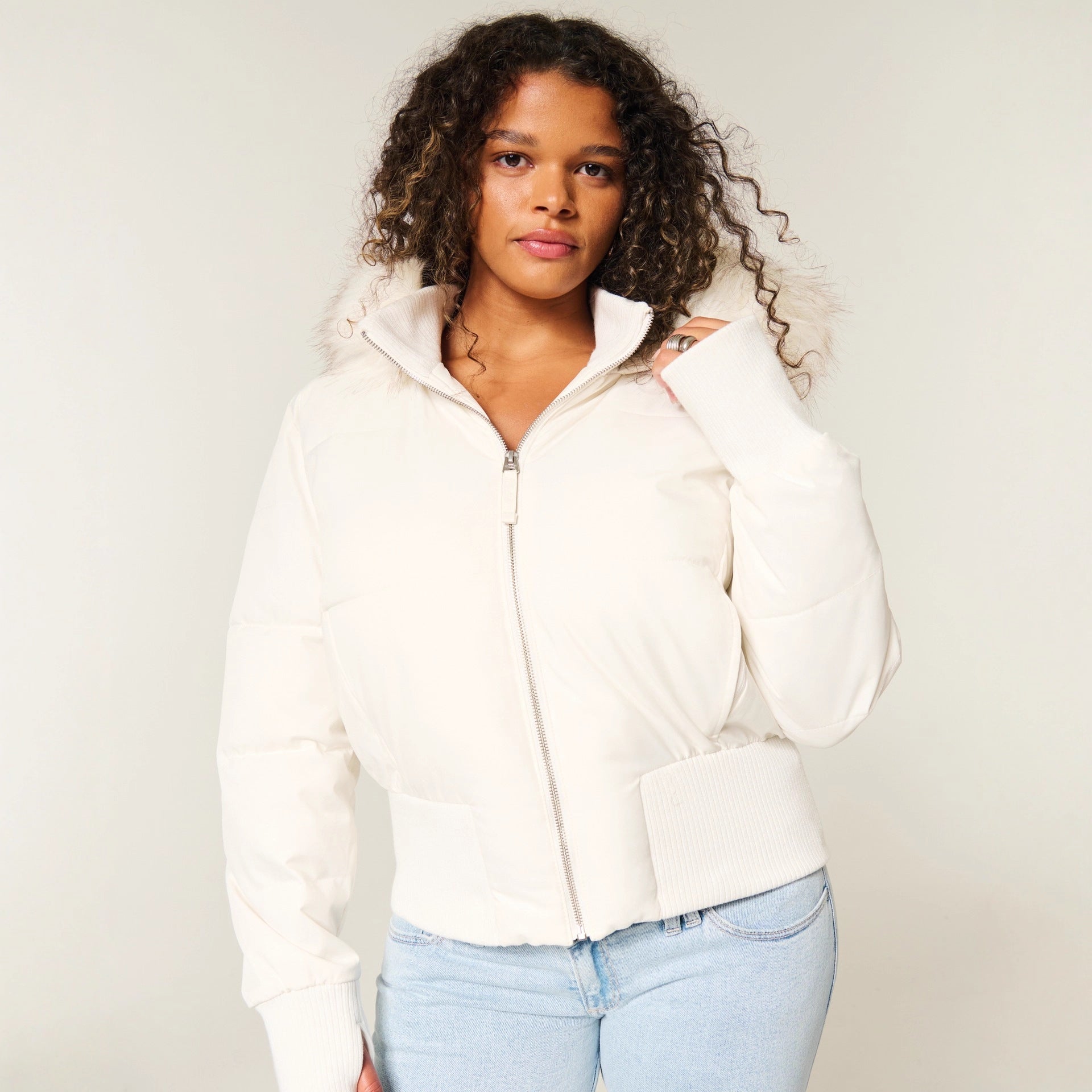Gewatteerde dames winterjas met afneembare capuchon – korte warme jas voor de winter
