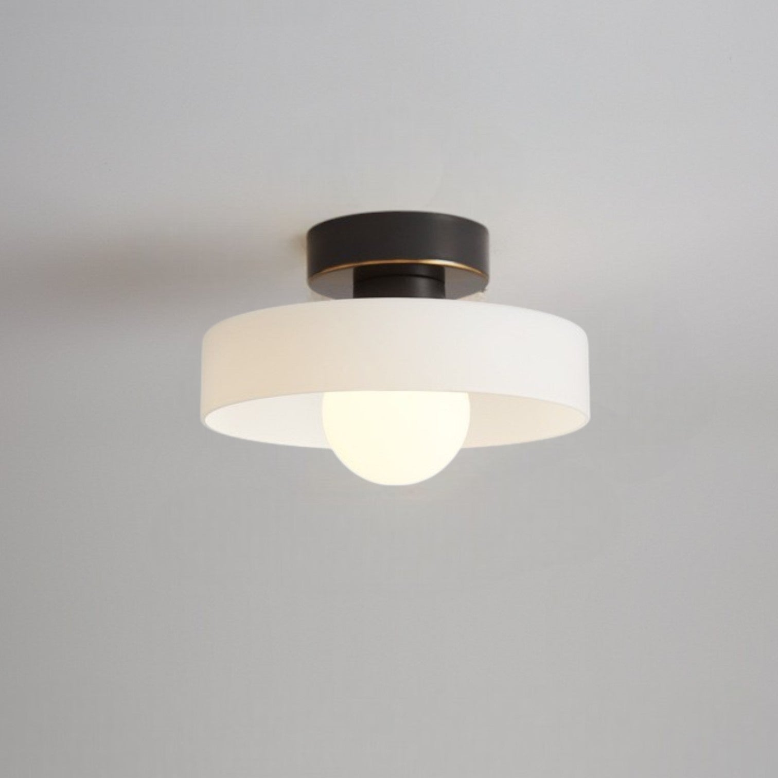 Maisoné – Bauhaus ceiling lamp French design – Glass & brass E27
