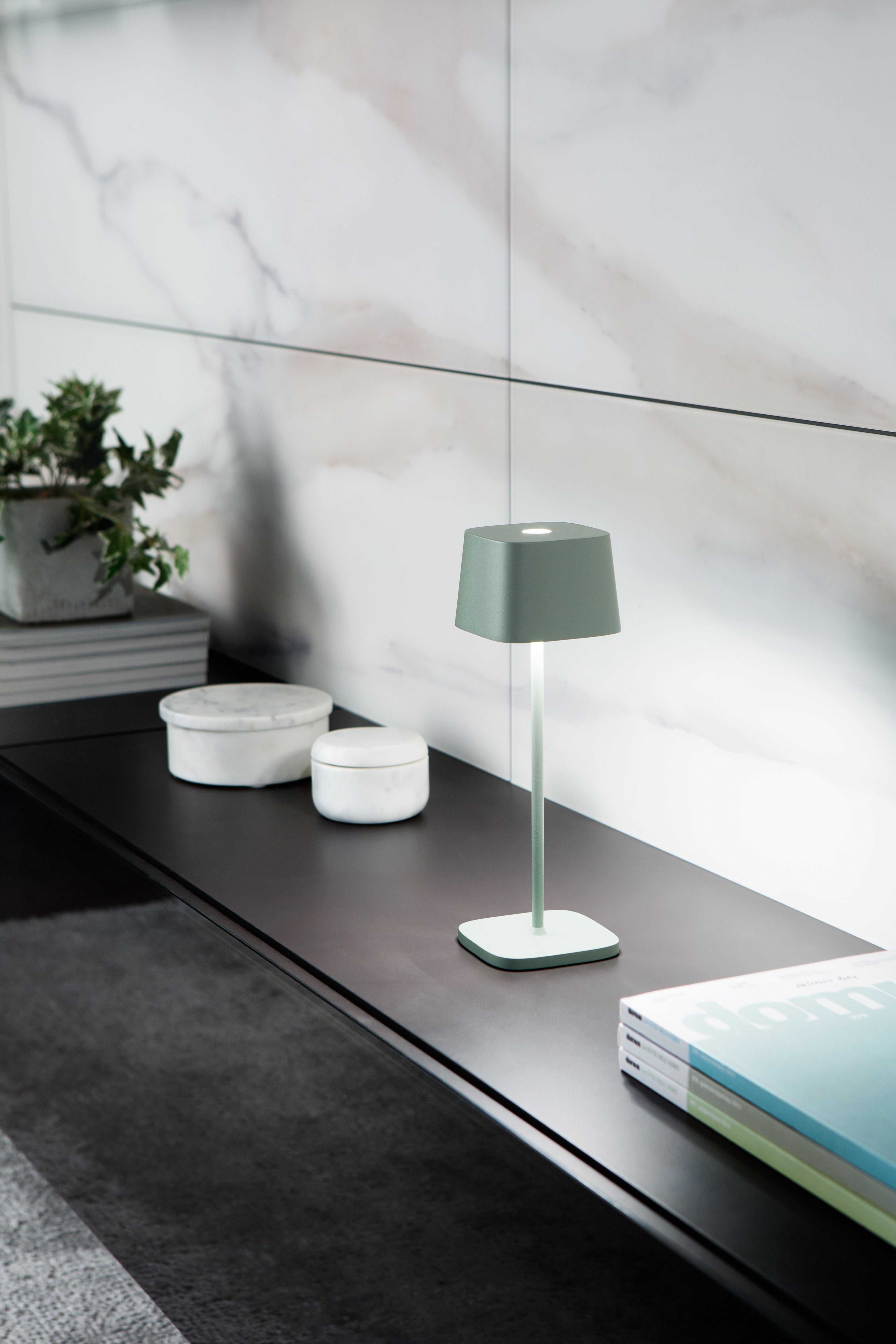 Ofelia Pro – Lámpara de mesa LED inalámbrica para interior y exterior