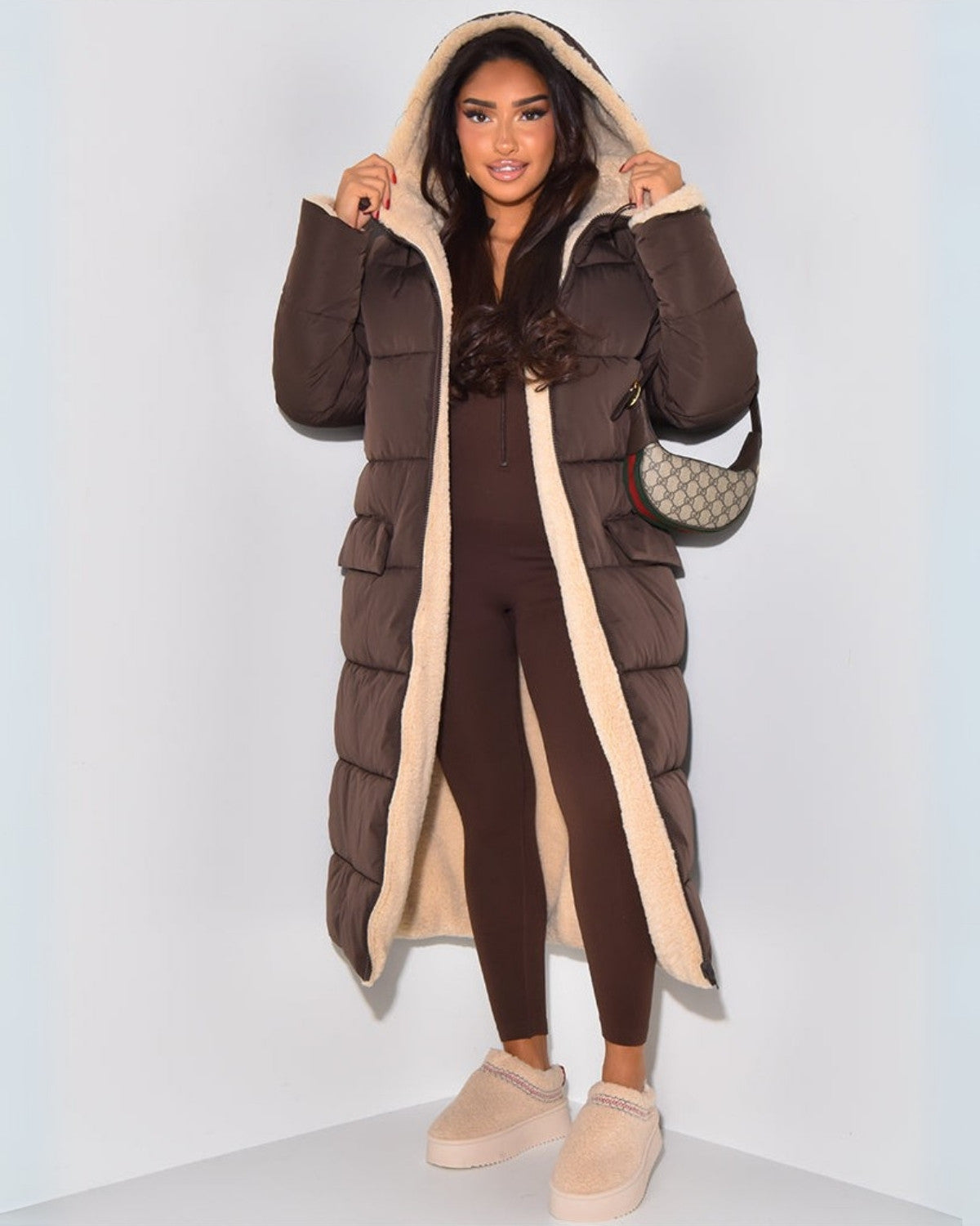 Dames Omkeerbare Winterjas – Dubbelzijdig Design met Flatterende Pasvorm