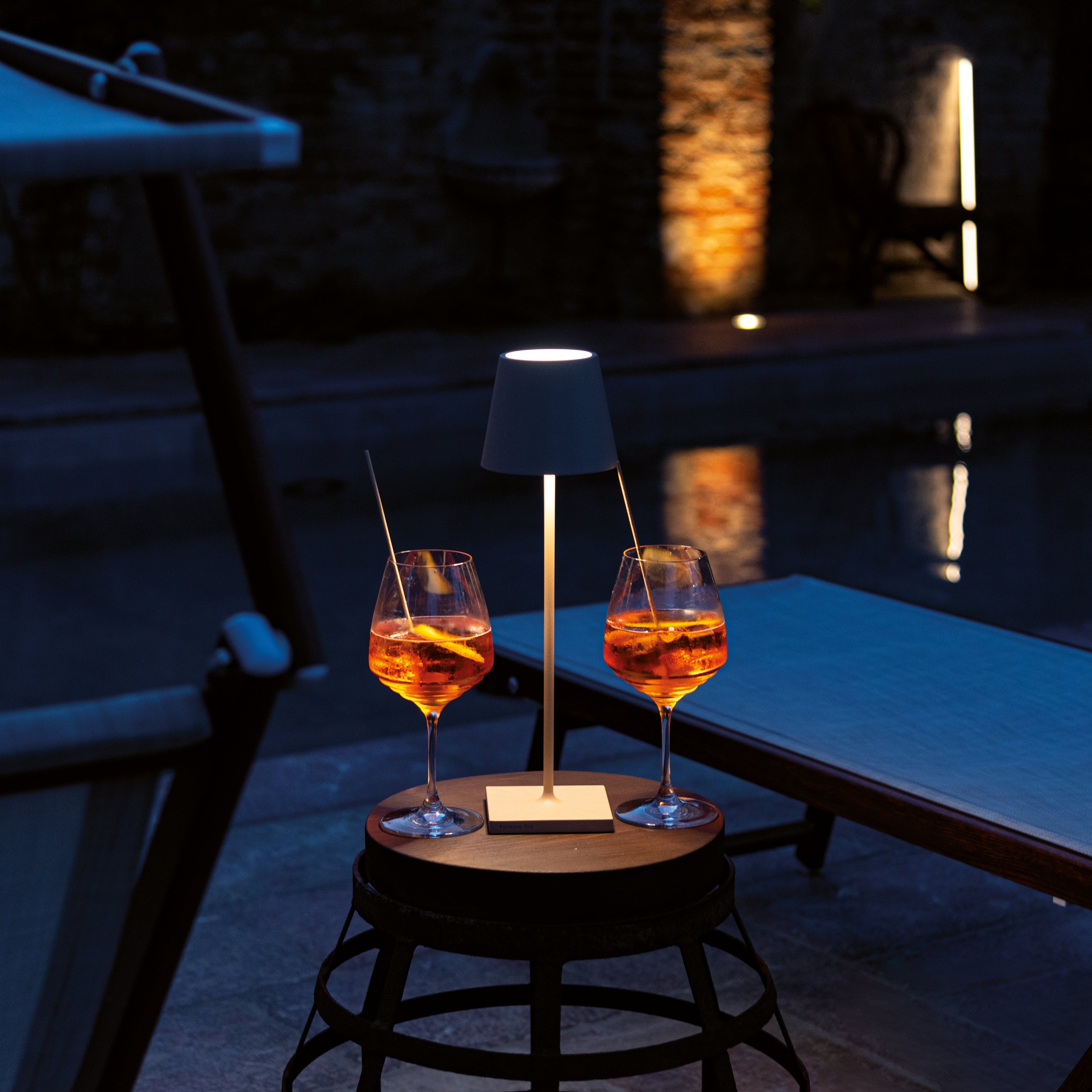 Lámpara de mesa Revalki Pro LED – Inalámbrica y recargable