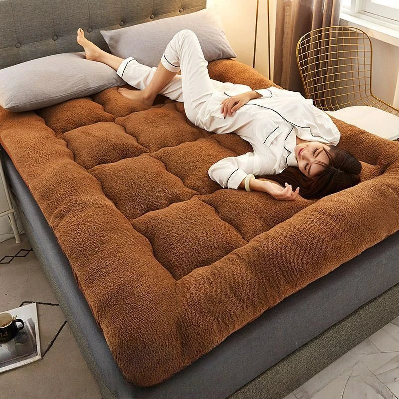 Bedmatras topper – zachte slaaplaag met warme voering en gewatteerd ontwerp