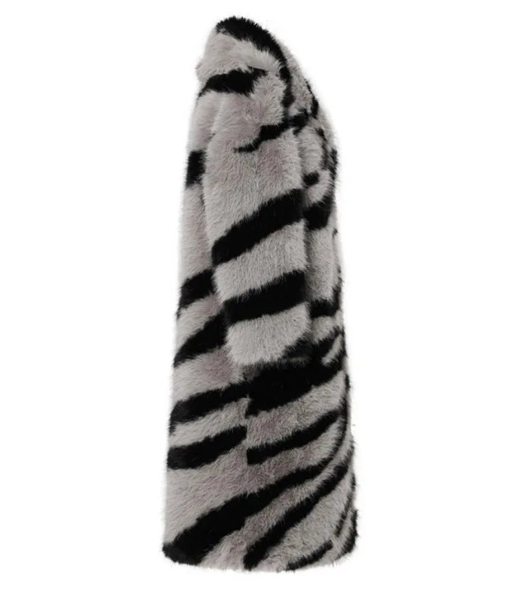 Bentlara Lange flauschige Damenjacke mit Tierprint | Luxus & stilvolles Winterdesign