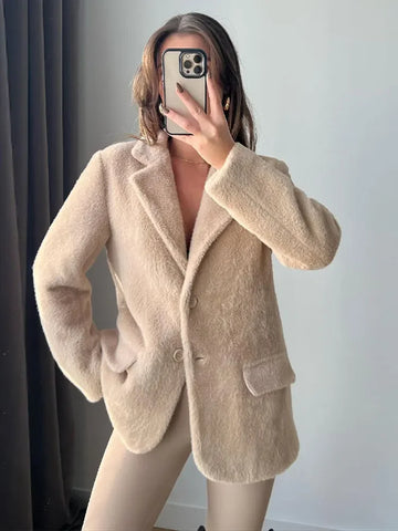 Jasiana Plush Women's Coat – Warm, Fashionable and Luxurious