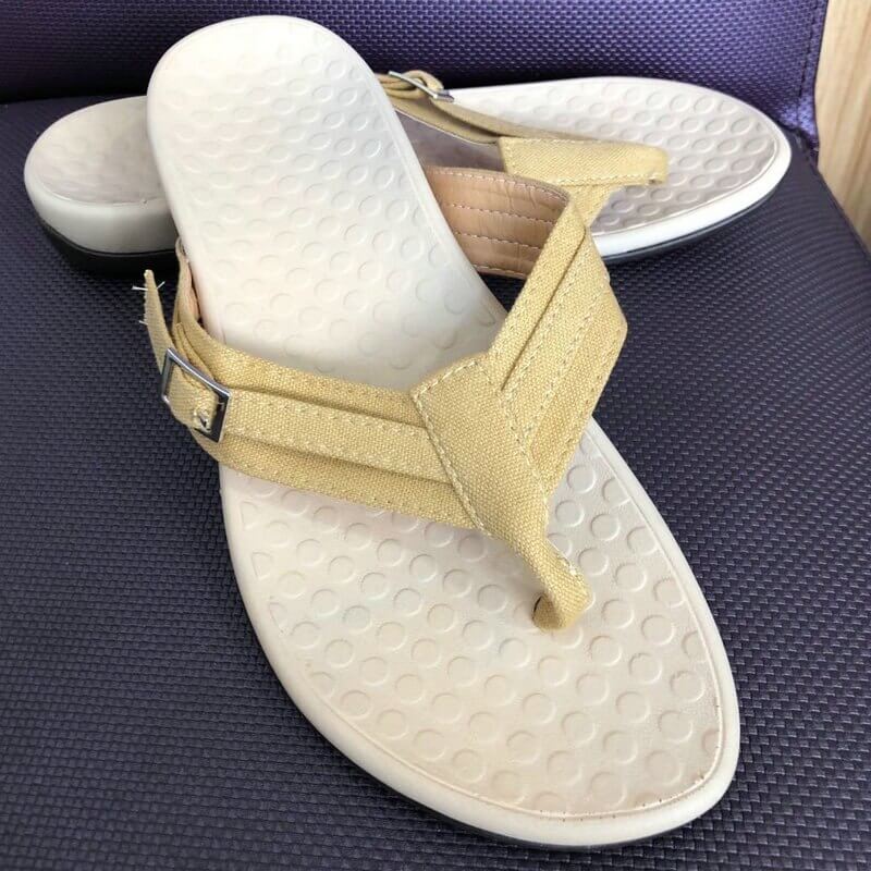 Dames teenslippers – comfortabele zomersandalen met voetbed en verstelbare band