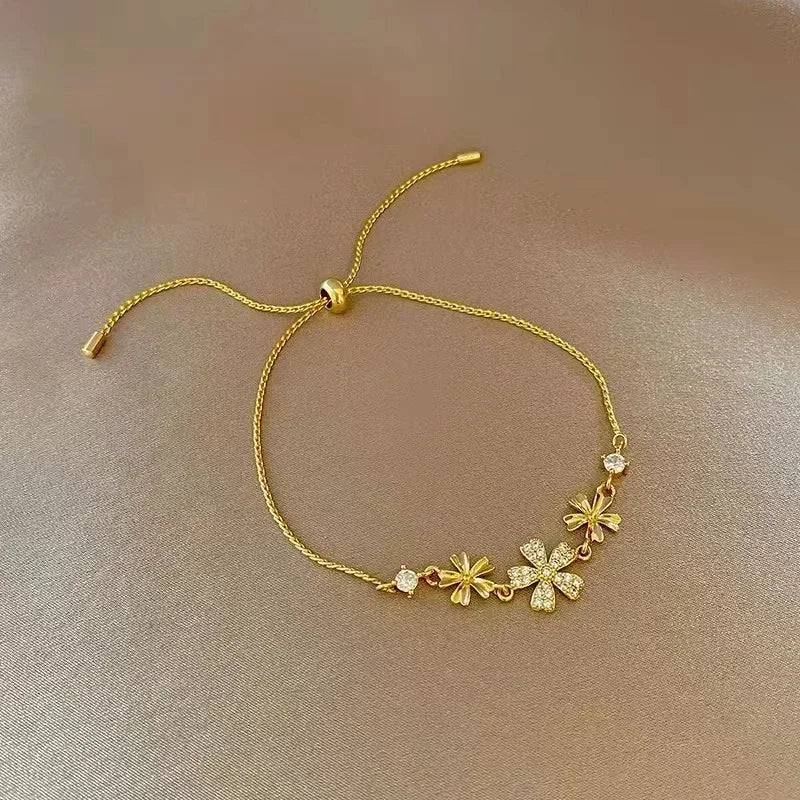 Serpenta Set van 4 slangenarmbanden met groene edelstenen en strasssteentjes