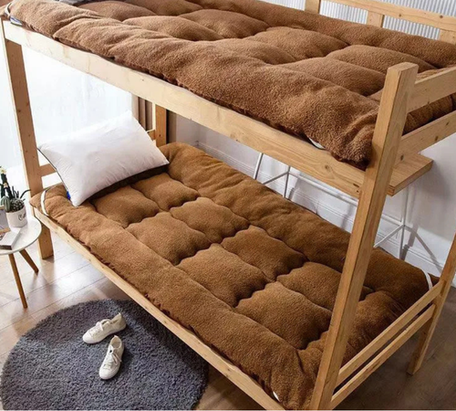 Bedmatras topper – zachte slaaplaag met warme voering en gewatteerd ontwerp