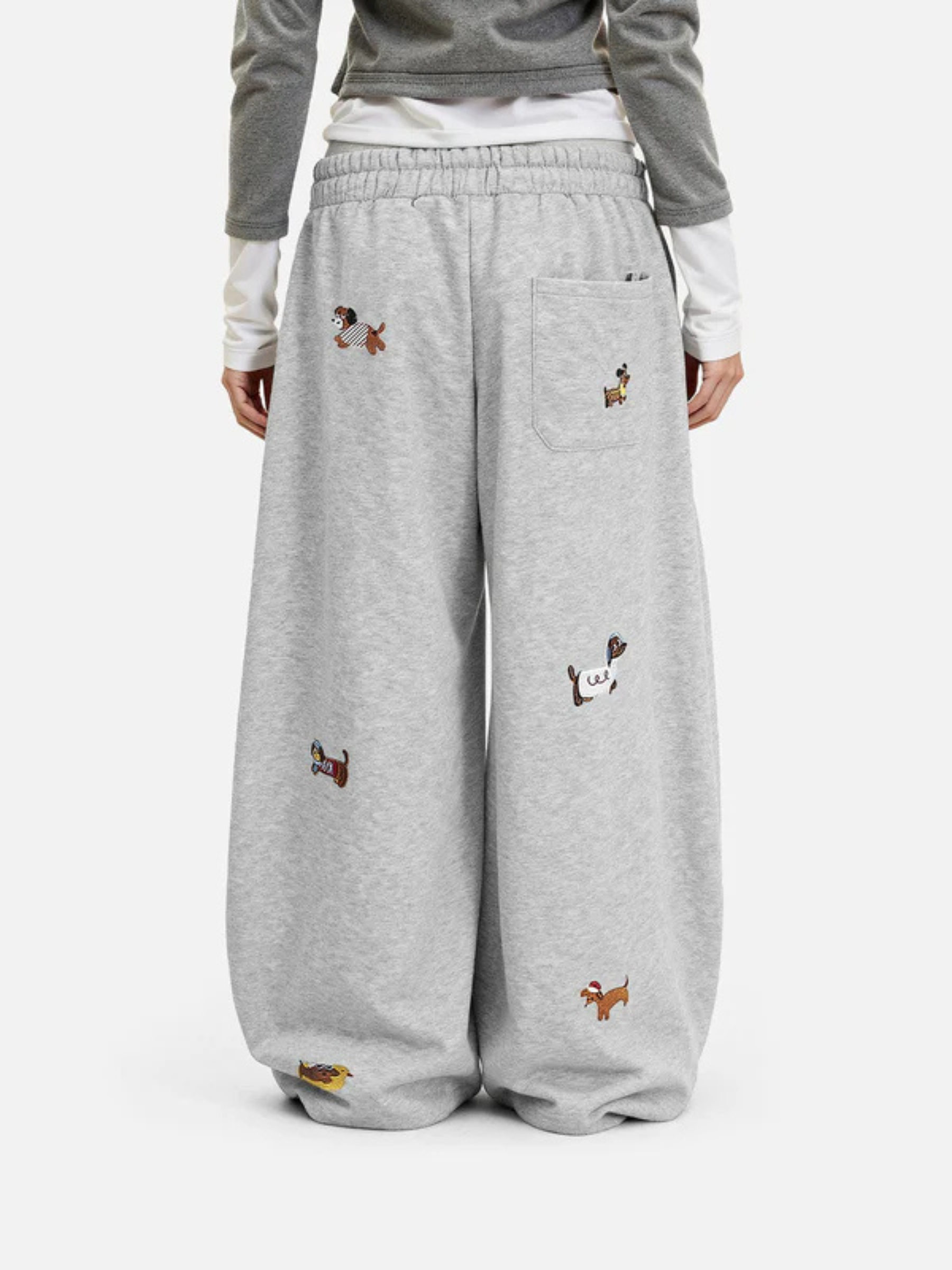 Sweatpants mit Gestickten Hündchen – Weicher Stoff, Lockere Passform & Verspieltes Design