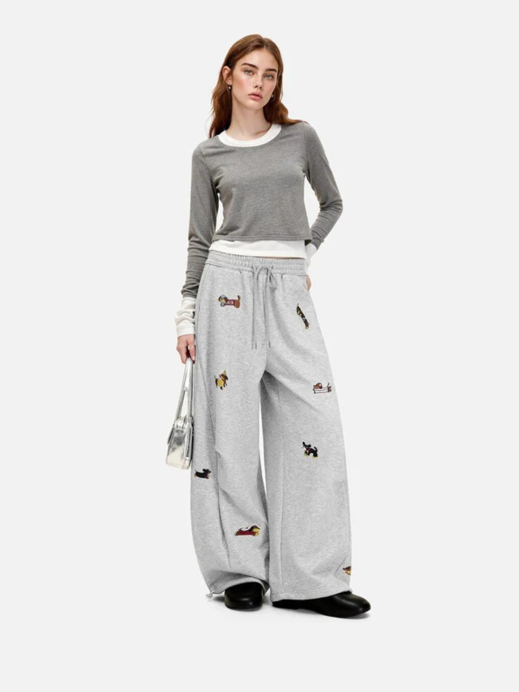 Sweatpants mit Gestickten Hündchen – Weicher Stoff, Lockere Passform & Verspieltes Design