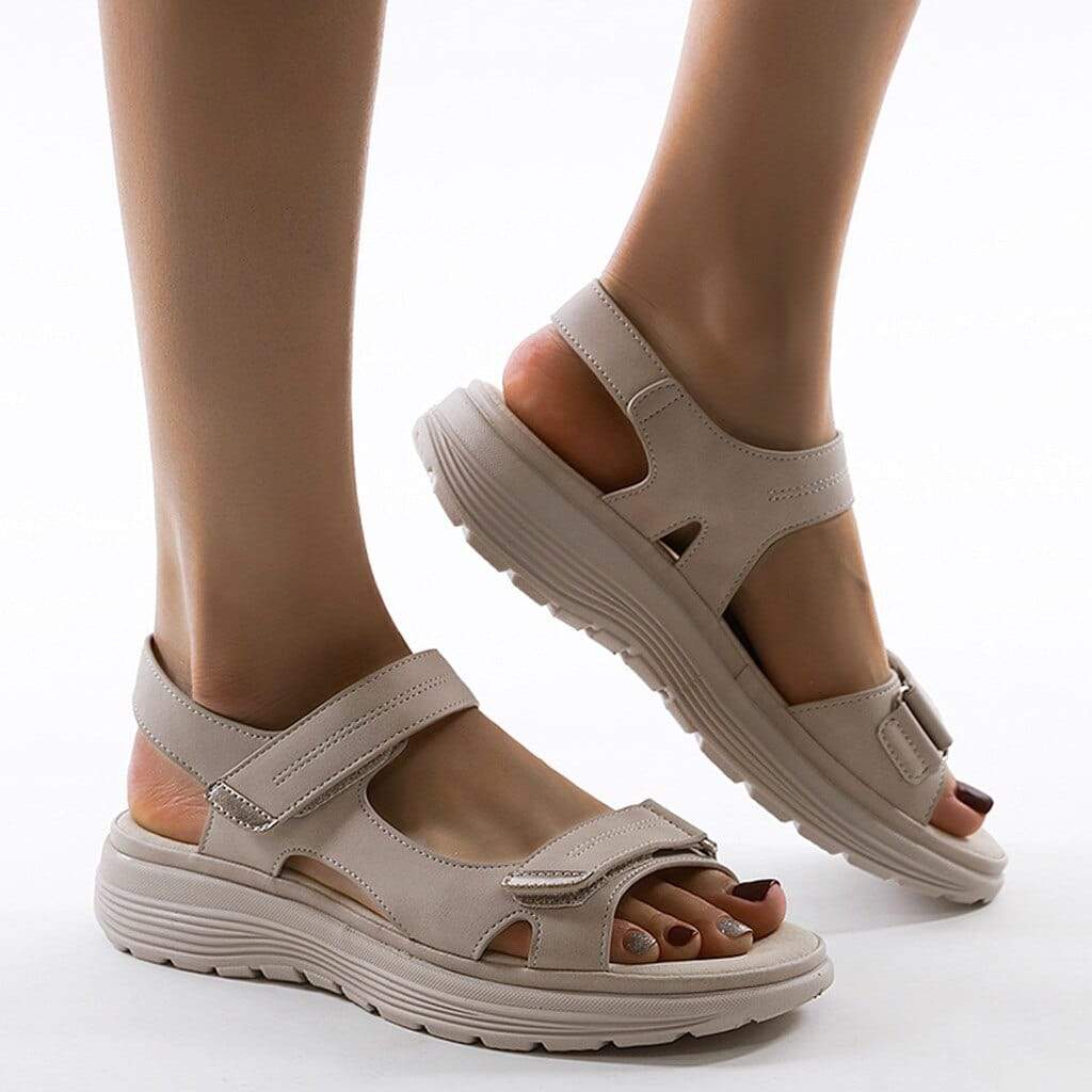 Zwarte Dames Sandalen met Voetbed en Verstelbare Klittenbandsluiting voor Comfort 1
