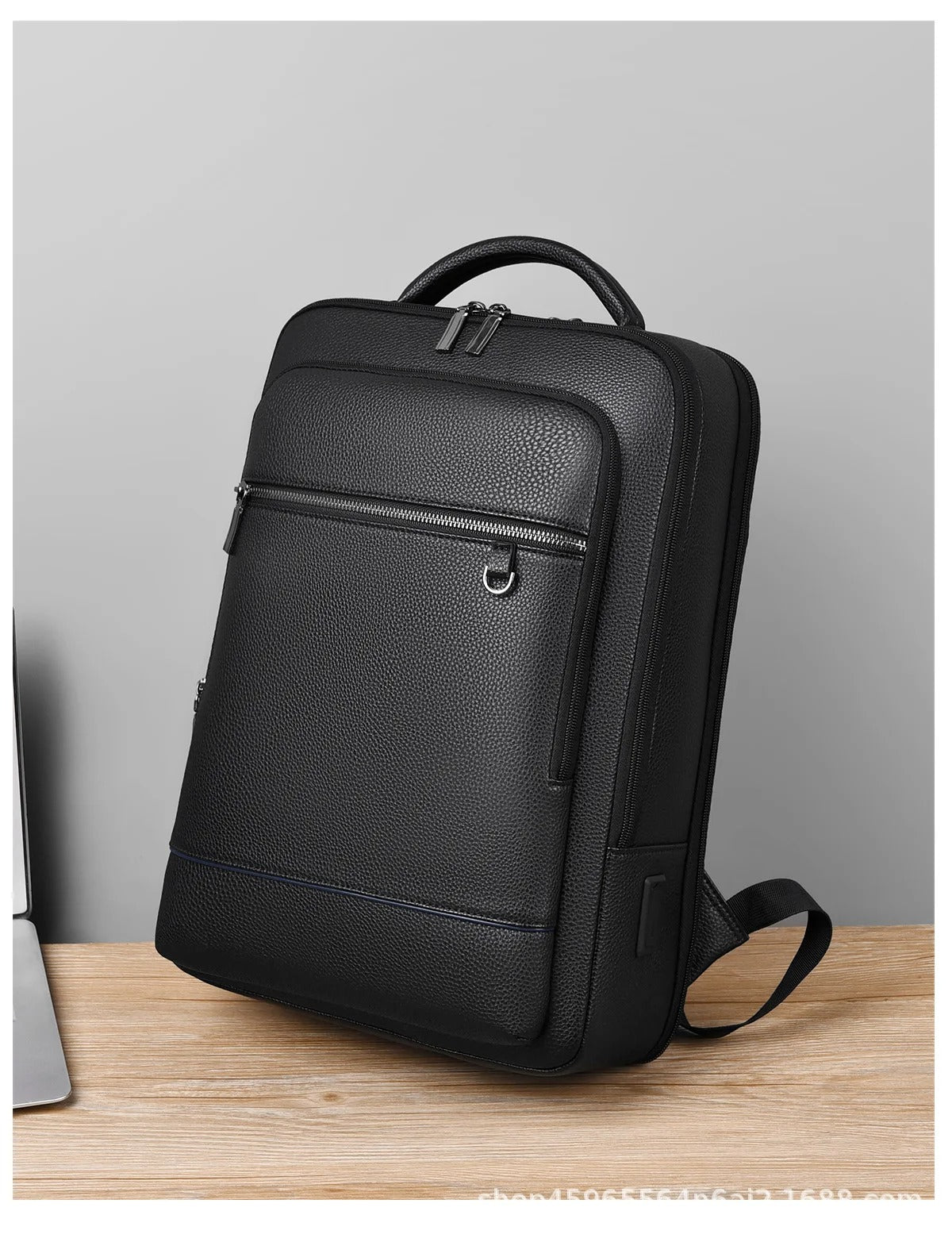 Velluto – Leather backpack with USB & laptop compartment – Business & daily use Men