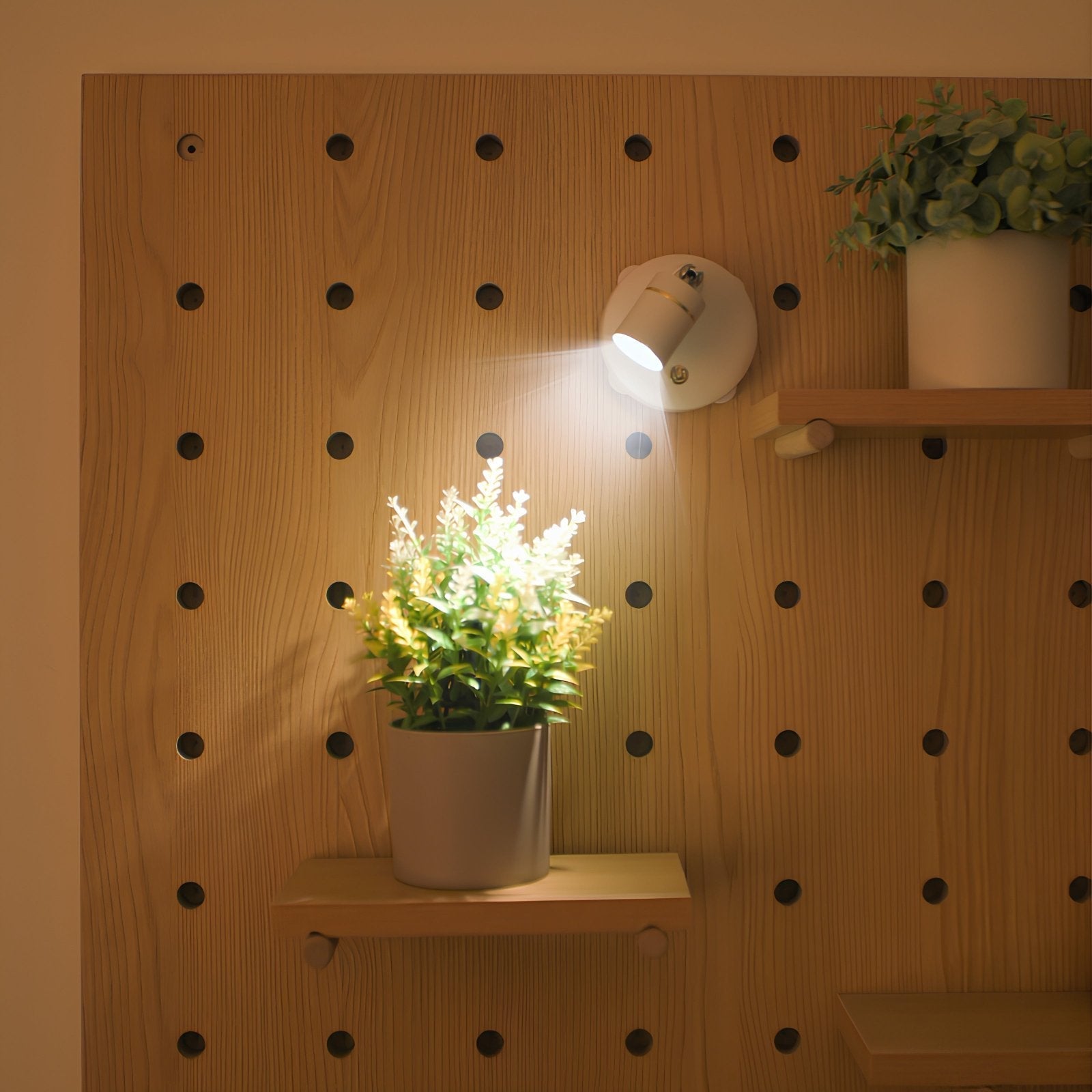 LumaSpot – Kabelloser LED-Spot mit Fernbedienung – Dimmbar & wiederaufladbar