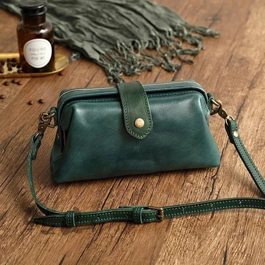 Revalki Eleanor Compacte klassieke tas in vintage stijl