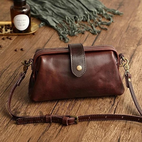 Revalki Eleanor Compacte klassieke tas in vintage stijl